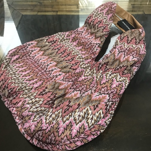 Stylish Handbag - Picture 2 of 8